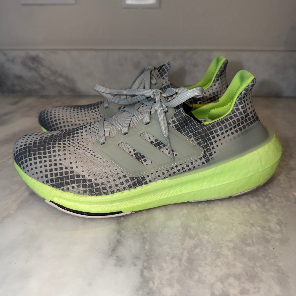 Adidas Ultraboost Light Mens Running Shoes Grey Solar Yellow AJG7963 Size 9.5
